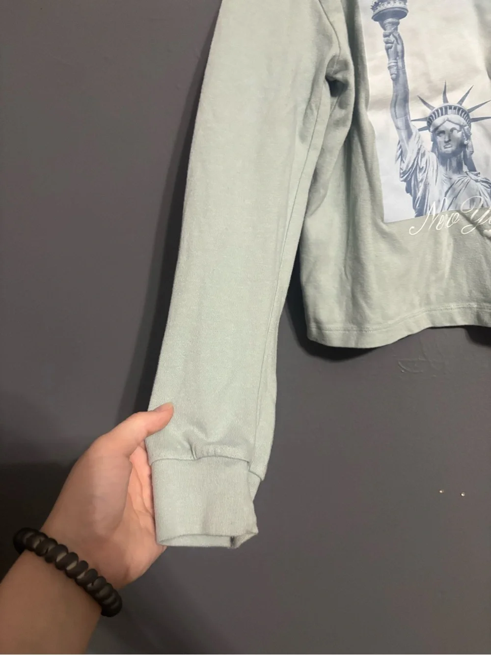 abercrombie kids Green preppy NYC Statue of Liberty cropped Graphic Tee kid 9/10